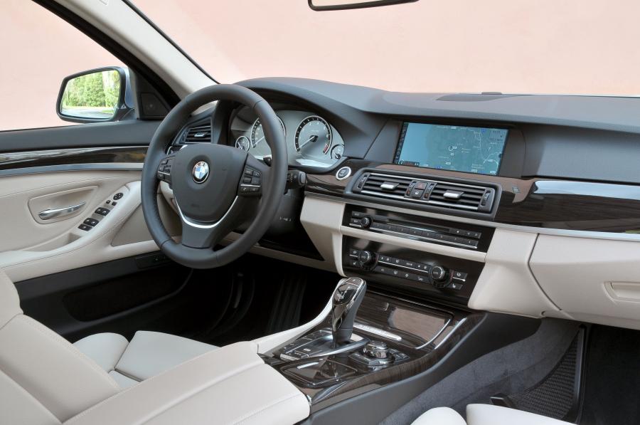  BMW ActiveHybrid 5 2012 года  (US) (фото 30 из 135)